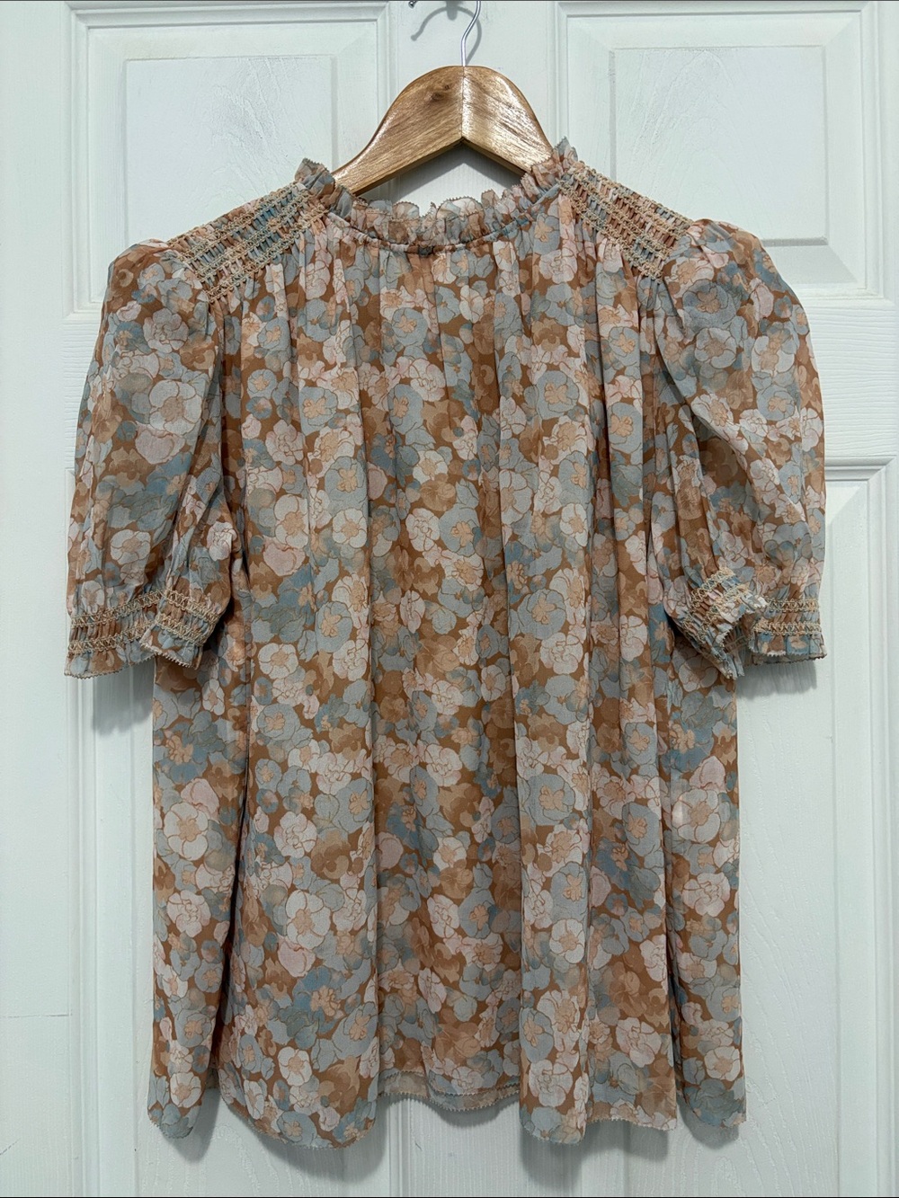 Aritzia Wilfred Wuthering Blouse Floral Chiffon Puff-Sleeve